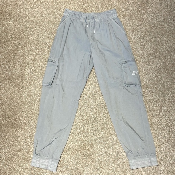 Nike Girls Light Grey Cargo Track Jogger Pants In Size Youth XL - Picture 3 of 15